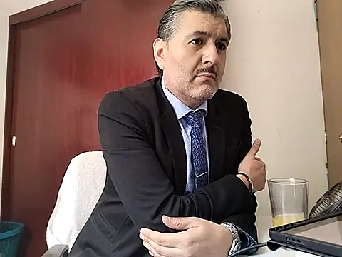 Snapshot of BushBator chatting on 02-26-25, 08:00 BushBator online show from 02-26-25, 08:00