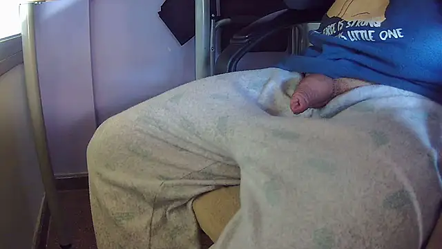 Snapshot of vladimirput4 chatting on 02-20-25, 12:04 vladimirput4 online show from 02-20-25, 12:04