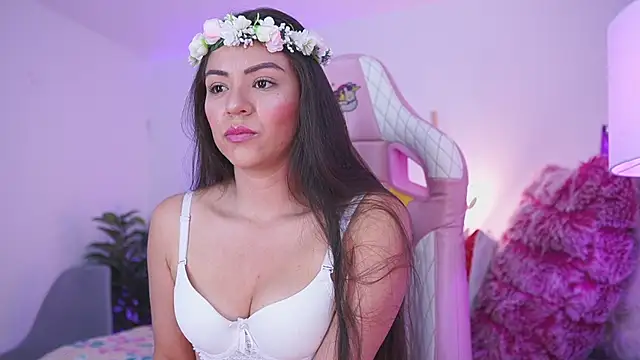 Snapshot of adamaria_1 chatting on 02-08-25, 05:18 adamaria 1 online show from 02-08-25, 05:18