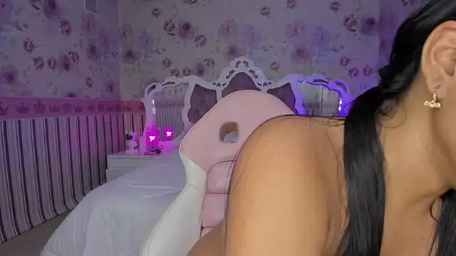 Snapshot of sweet_boobs4u chatting on 02-12-25, 08:16 sweet boobs4u online show from 02-12-25, 08:16