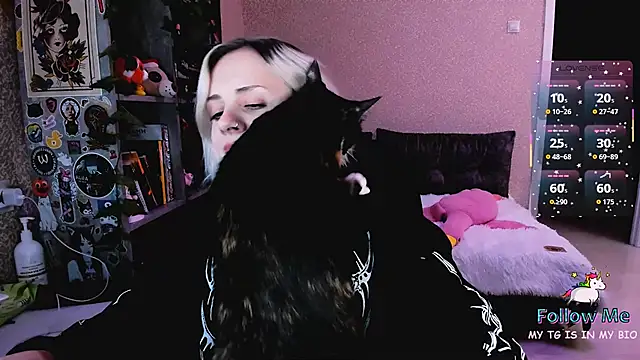 NaniMoore online show from 12-19-25, 09:11