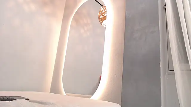 Thayssa ross online show from 03-08-25, 12:00