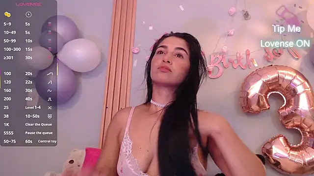 Snapshot of Thayssa_ross chatting on 04-21-26, 07:50 Thayssa ross online show from 04-21-26, 07:50