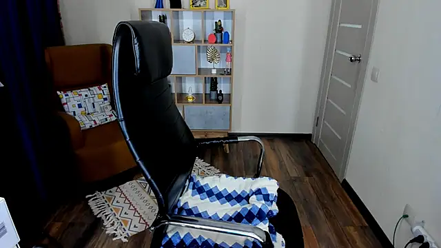 Snapshot of FrancescaCollins chatting on 10-16-25, 03:35 FrancescaCollins online show from 10-16-25, 03:35