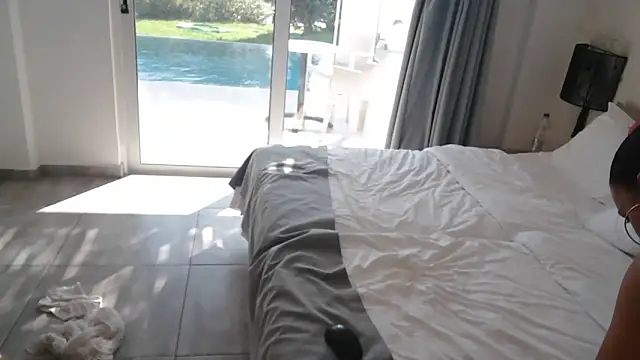 HotElena online show from 09-15-25, 01:11