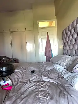 Snapshot of Indianbutter11 chatting on 02-22-25, 06:28 Indianbutter11 online show from 02-22-25, 06:28