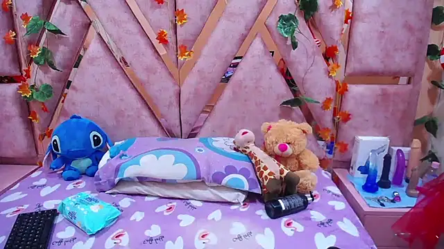 Emmily Walker online show from 12-18-24, 12:18