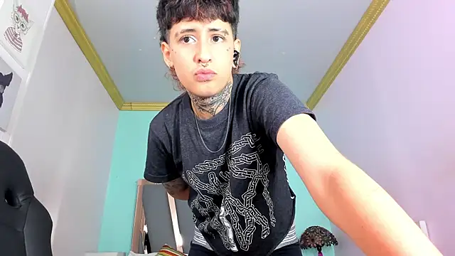 Snapshot of Ethan_lennox chatting on 09-29-25, 08:35 Ethan lennox online show from 09-29-25, 08:35