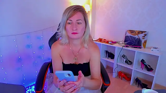 Snapshot of AriFleow chatting on 09-26-25, 12:09 AriFleow online show from 09-26-25, 12:09