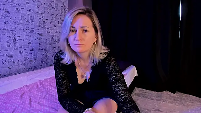 Snapshot of AriFleow chatting on 11-13-25, 05:17 AriFleow online show from 11-13-25, 05:17