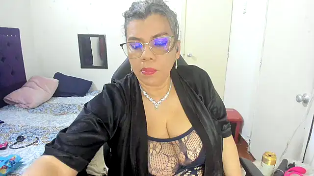 vikyadams online show from 10-24-25, 11:23