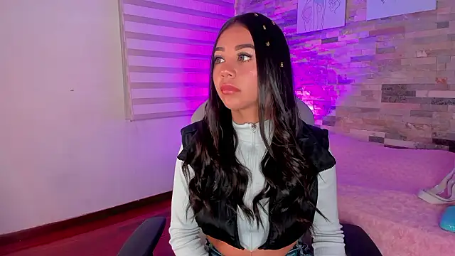 Snapshot of Violet_spencer chatting on 12-05-24, 02:33 Violet spencer online show from 12-05-24, 02:33