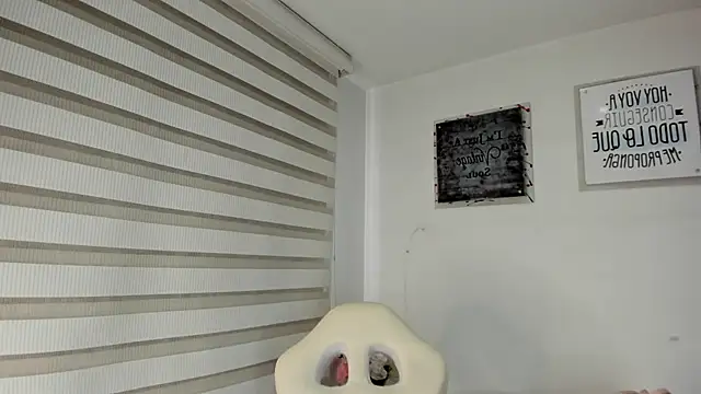 Snapshot of Violet_spencer chatting on 12-10-24, 04:27 Violet spencer online show from 12-10-24, 04:27