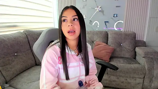 Snapshot of Violet_spencer chatting on 03-10-25, 07:18 Violet spencer online show from 03-10-25, 07:18