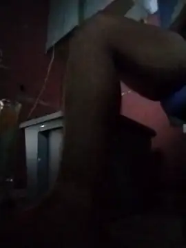 Snapshot of brownfeet chatting on 03-19-25, 03:20 brownfeet online show from 03-19-25, 03:20