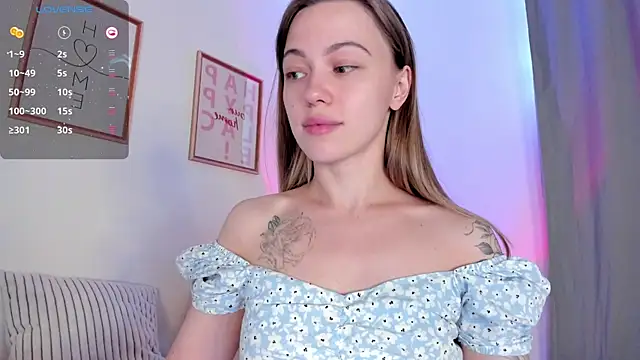Snapshot of damn_cutie chatting on 06-03-26, 02:44 damn cutie online show from 06-03-26, 02:44
