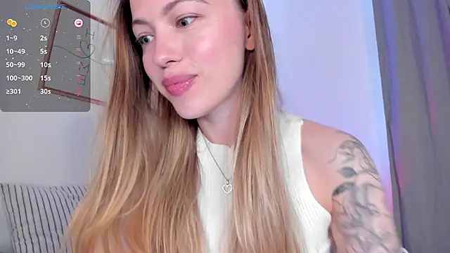 Snapshot of damn_cutie chatting on 06-04-26, 01:28 damn cutie online show from 06-04-26, 01:28