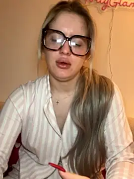 Holly-Glamour online show from 02-13-26, 02:29