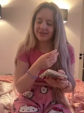 Holly-Glamour online show from 03-04-26, 03:34