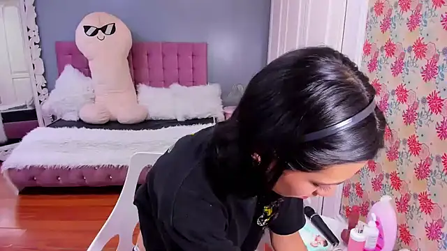 Snapshot of Iris_Stone_ chatting on 12-06-24, 10:08 Iris Stone online show from 12-06-24, 10:08