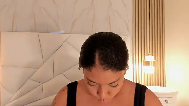 Snapshot of belacampbell chatting on 07-10-26, 04:17 belacampbell online show from 07-10-26, 04:17
