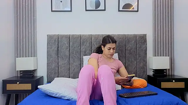 Luciana Ortiz1 online show from 01-08-26, 01:46