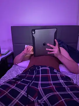 Snapshot of Daniel2zuZ chatting on 10-10-25, 04:00 Daniel2zuZ online show from 10-10-25, 04:00