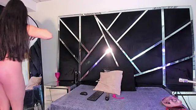 Snapshot of Ivanna18_x chatting on 11-08-25, 03:29 Ivanna18 x online show from 11-08-25, 03:29