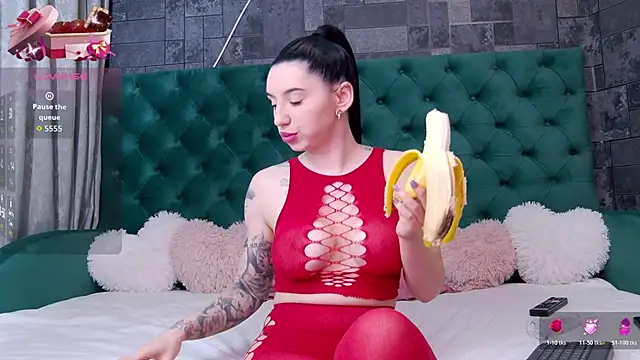 Snapshot of BrianaBratty chatting on 11-19-25, 05:51 BrianaBratty online show from 11-19-25, 05:51