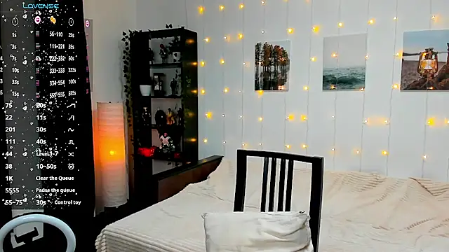 Snapshot of Magic_Allie chatting on 12-07-24, 07:54 Magic Allie online show from 12-07-24, 07:54