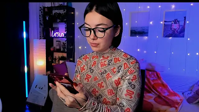 Magic Allie online show from 12-15-25, 06:39