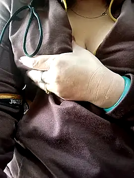 Snapshot of Rose_DiDi chatting on 03-20-25, 03:34 Rose DiDi online show from 03-20-25, 03:34