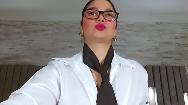 Snapshot of JasmineMoore chatting on 11-12-25, 09:58 JasmineMoore online show from 11-12-25, 09:58