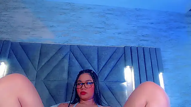 Snapshot of JasmineMoore chatting on 06-19-26, 09:29 JasmineMoore online show from 06-19-26, 09:29