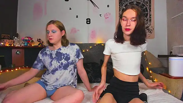 Snapshot of Calvin_and_Kevin chatting on 01-19-25, 02:38 Calvin and Kevin online show from 01-19-25, 02:38