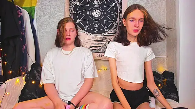 Snapshot of Calvin_and_Kevin chatting on 02-04-25, 12:44 Calvin and Kevin online show from 02-04-25, 12:44