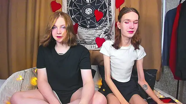 Snapshot of Calvin_and_Kevin chatting on 02-18-25, 11:33 Calvin and Kevin online show from 02-18-25, 11:33