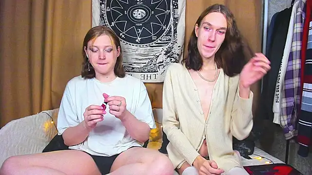 Snapshot of Calvin_and_Kevin chatting on 02-20-25, 09:20 Calvin and Kevin online show from 02-20-25, 09:20