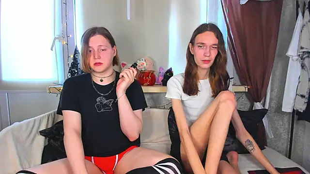 Snapshot of Calvin_and_Kevin chatting on 10-22-25, 07:41 Calvin and Kevin online show from 10-22-25, 07:41