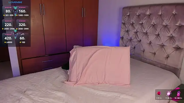 AlannaLove   online show from 09-09-25, 12:10