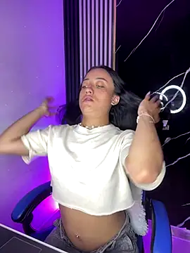 Snapshot of Ady_18 chatting on 12-18-25, 08:26 Ady 18 online show from 12-18-25, 08:26