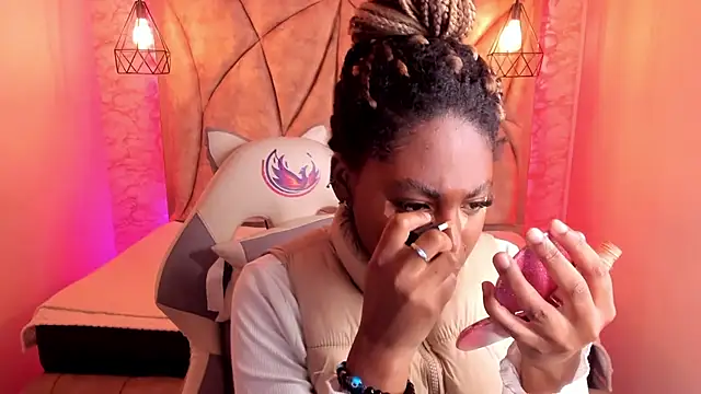 Queen perla  online show from 02-01-25, 12:37