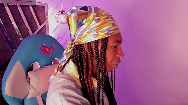 Queen perla  online show from 09-13-25, 11:21