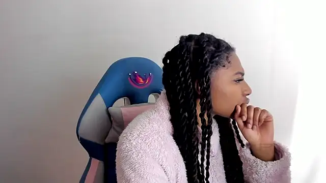 Queen perla  online show from 11-01-25, 12:07