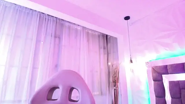 Snapshot of Queen_perla_ chatting on 06-23-26, 12:14 Queen perla online show from 06-23-26, 12:14