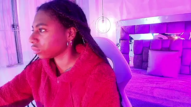 Snapshot of Queen_perla_ chatting on 06-30-26, 12:39 Queen perla online show from 06-30-26, 12:39