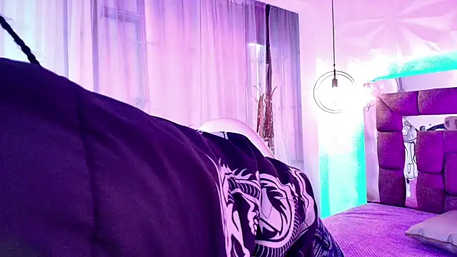 Snapshot of Queen_perla_ chatting on 07-19-26, 01:26 Queen perla online show from 07-19-26, 01:26