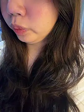 Hotellinh12 online show from 04-23-26, 04:09