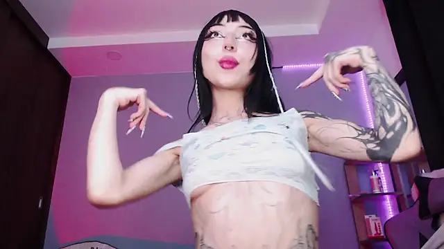 Snapshot of catipetite chatting on 01-26-25, 03:48 catipetite online show from 01-26-25, 03:48