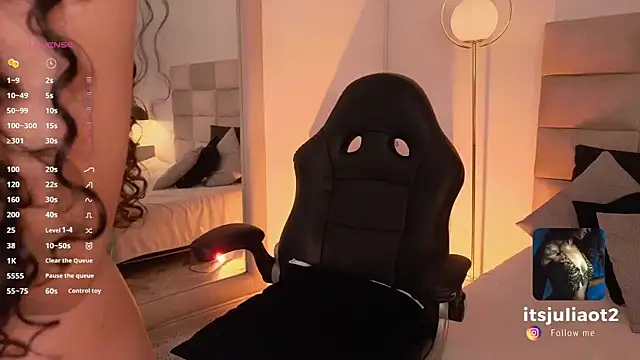 mssjulia online show from 02-12-25, 09:01